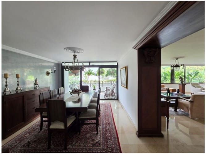 Apartamento de 2 alcobas en venta en El Poblado, Medellín, 210 m² · foto 5 de 24