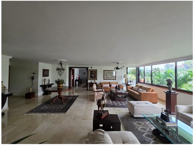 Apartamento de 2 alcobas en venta en El Poblado, Medellín, 210 m² · foto 6 de 24