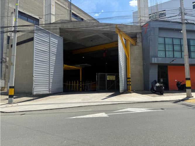 Bodega en venta en Copacabana, 811 m² · foto 2 de 2