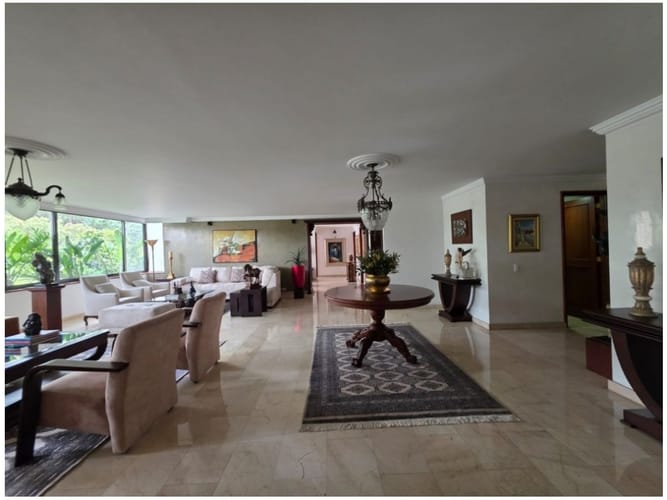 Apartamento de 2 alcobas en venta en El Poblado, Medellín, 210 m² · foto 8 de 24