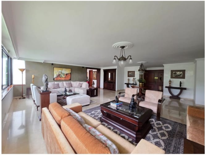 Apartamento de 2 alcobas en venta en El Poblado, Medellín, 210 m² · foto 10 de 24