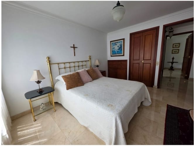 Apartamento de 2 alcobas en venta en El Poblado, Medellín, 210 m² · foto 21 de 24