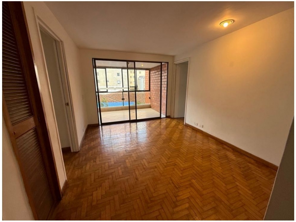 Apartamento en venta en El Poblado, Medellín · foto 5 de 24