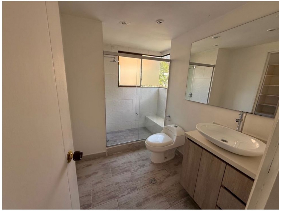 Apartamento en venta en El Poblado, Medellín · foto 6 de 24