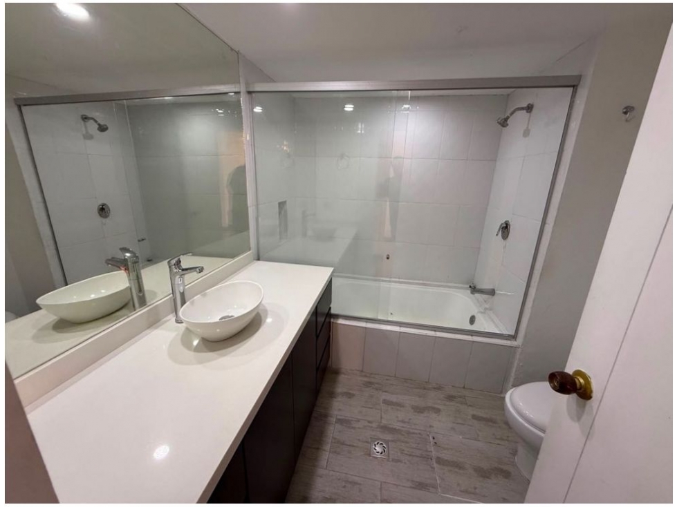 Apartamento en venta en El Poblado, Medellín · foto 7 de 24