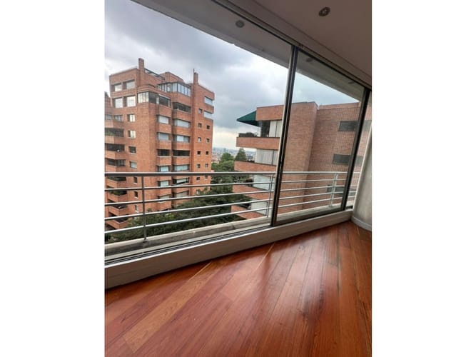 Apartamento de 3 alcobas en venta en Los Rosales, Bogotá, 190 m² · foto 2 de 24