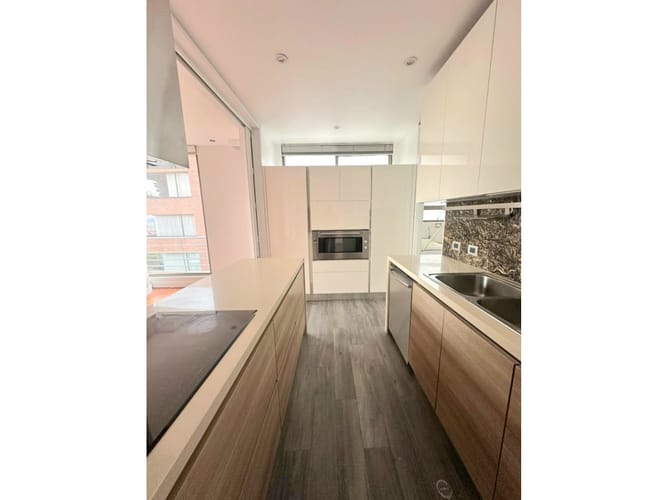 Apartamento de 3 alcobas en venta en Los Rosales, Bogotá, 190 m² · foto 10 de 24