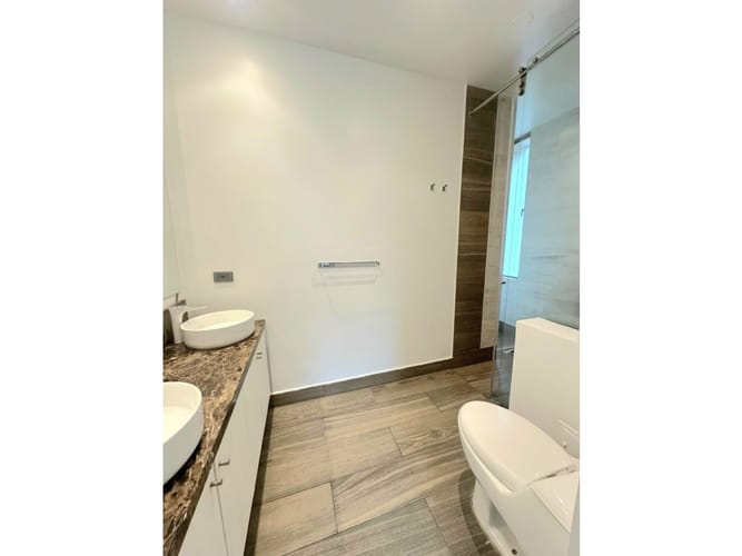 Apartamento de 3 alcobas en venta en Los Rosales, Bogotá, 190 m² · foto 18 de 24