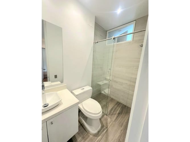 Apartamento de 3 alcobas en venta en Los Rosales, Bogotá, 190 m² · foto 22 de 24