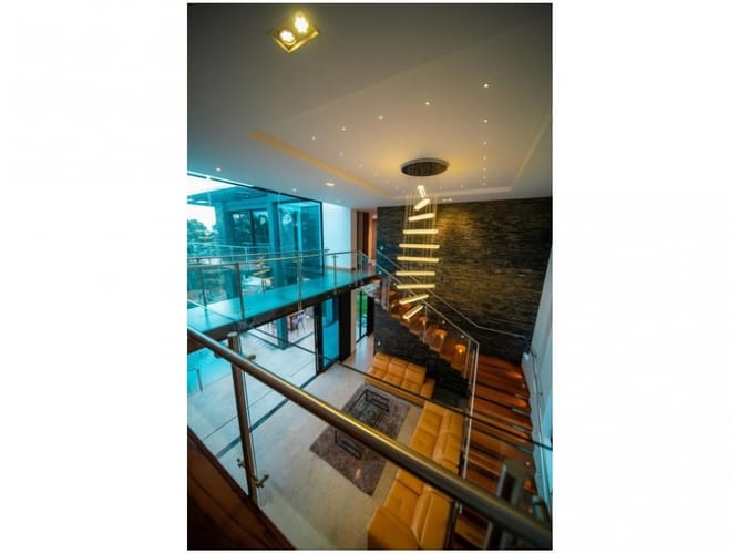 Casa de 4 alcobas en venta en El Poblado, Medellín, 700 m² · foto 4 de 24