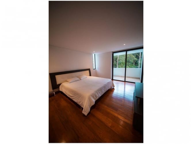 Casa de 4 alcobas en venta en El Poblado, Medellín, 700 m² · foto 21 de 24