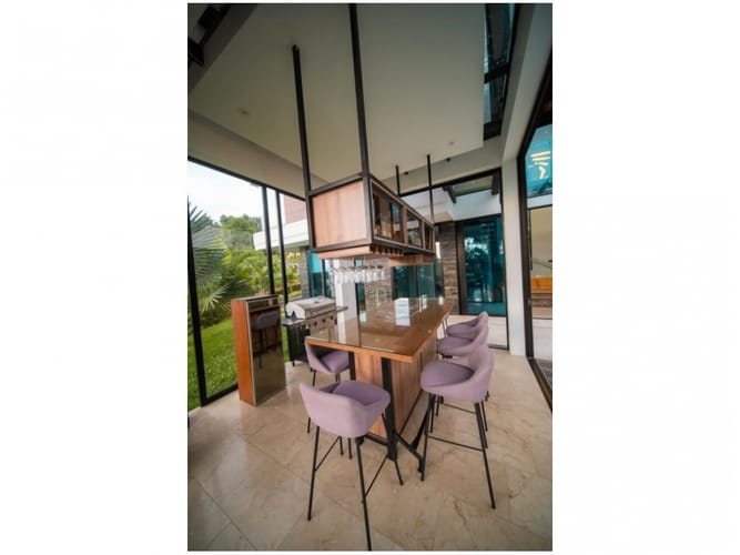 Casa de 4 alcobas en venta en El Poblado, Medellín, 700 m² · foto 24 de 24