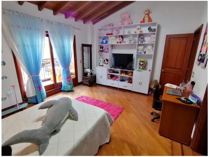 Casa de 7 alcobas en venta en El Tesoro, Medellín, 547 m² · foto 23 de 24