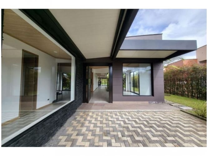 Casa de 4 alcobas en venta en Llano Grande, Rionegro, 540 m² · foto 8 de 24
