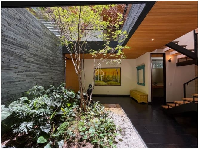 Casa de 4 alcobas en venta en Montessori, Envigado, 345 m² · foto 4 de 24