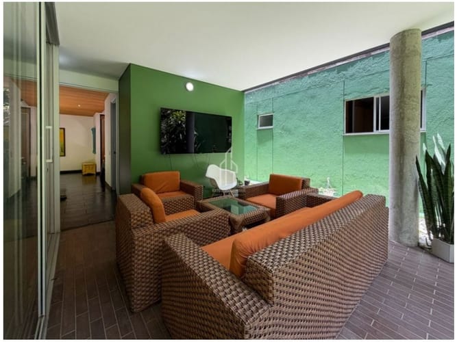 Casa de 4 alcobas en venta en Montessori, Envigado, 345 m² · foto 10 de 24