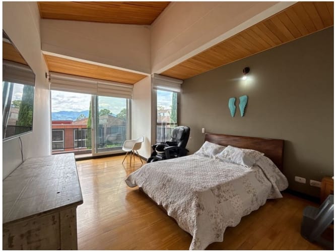 Casa de 4 alcobas en venta en Montessori, Envigado, 345 m² · foto 17 de 24