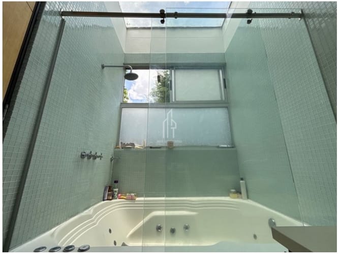 Casa de 4 alcobas en venta en Montessori, Envigado, 345 m² · foto 23 de 24