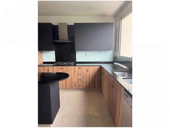 Apartamento de 3 alcobas en venta en El Poblado, Medellín, 272 m² · foto 3 de 24