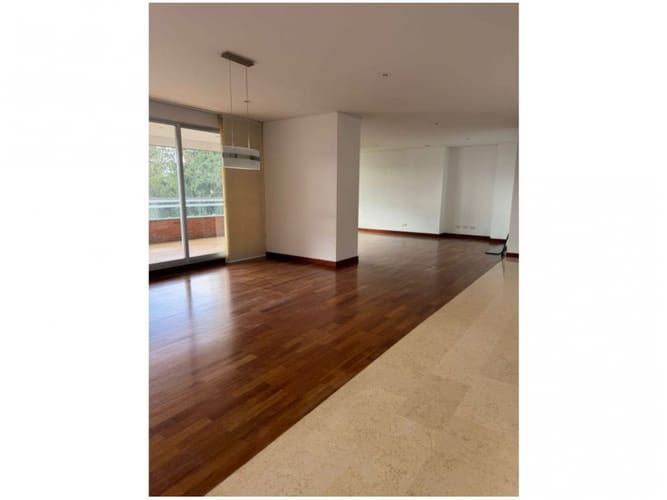 Apartamento de 3 alcobas en venta en El Poblado, Medellín, 272 m² · foto 4 de 24