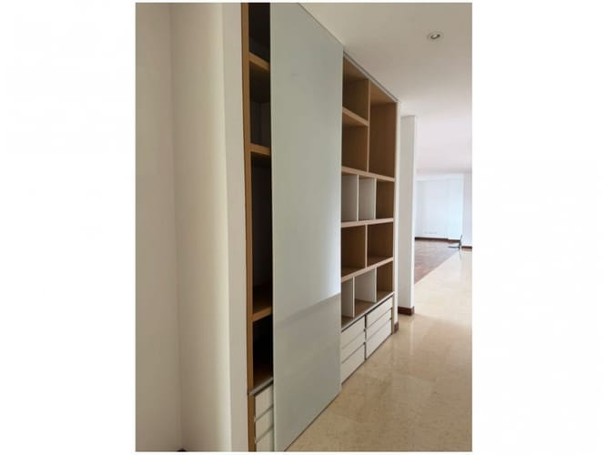 Apartamento de 3 alcobas en venta en El Poblado, Medellín, 272 m² · foto 8 de 24