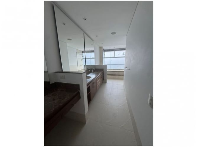 Apartamento de 3 alcobas en venta en El Poblado, Medellín, 272 m² · foto 9 de 24