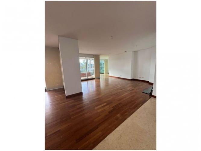 Apartamento de 3 alcobas en venta en El Poblado, Medellín, 272 m² · foto 14 de 24