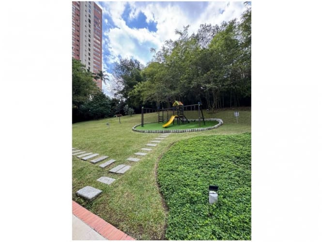 Apartamento de 3 alcobas en venta en El Poblado, Medellín, 272 m² · foto 24 de 24