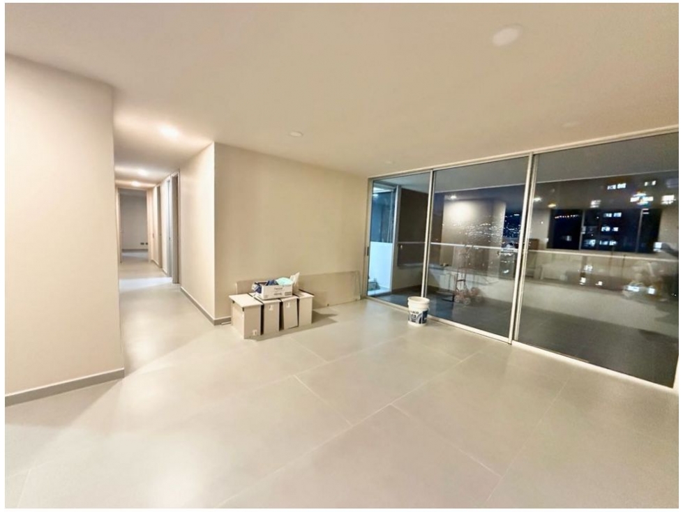 Apartamento en venta en El Poblado, Medellín · foto 3 de 8