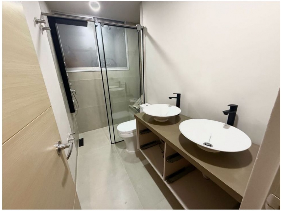 Apartamento en venta en El Poblado, Medellín · foto 6 de 8