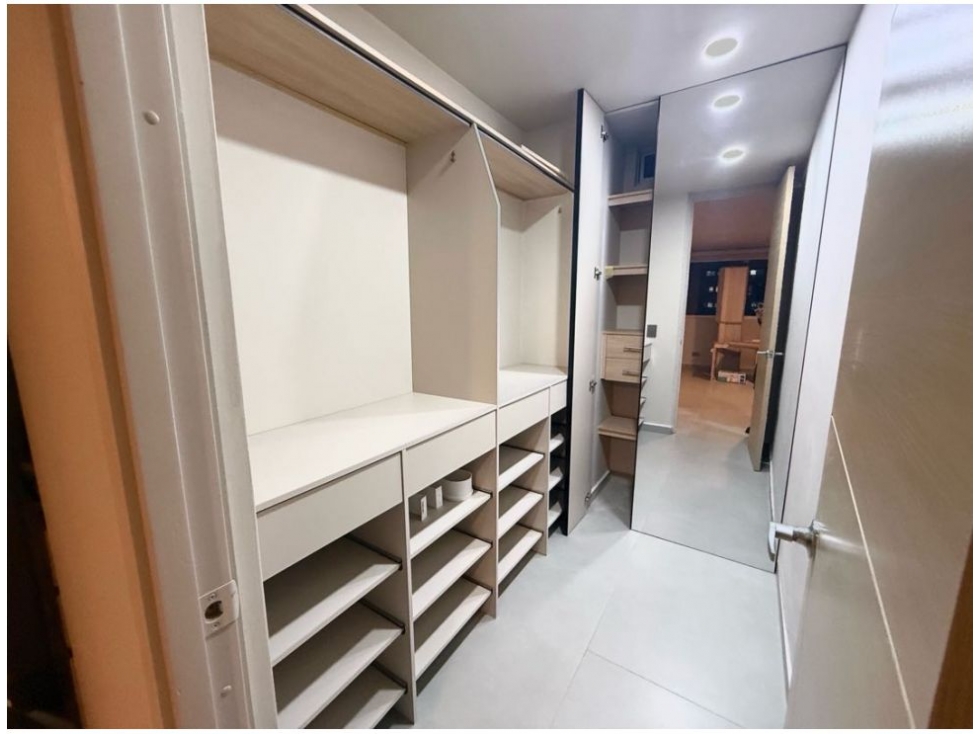 Apartamento en venta en El Poblado, Medellín · foto 8 de 8