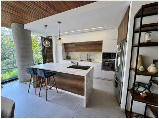 Apartamento de 4 alcobas en venta en El Poblado, Medellín, 250 m² · foto 5 de 18