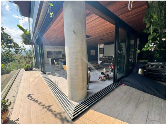 Apartamento de 4 alcobas en venta en El Poblado, Medellín, 250 m² · foto 16 de 18