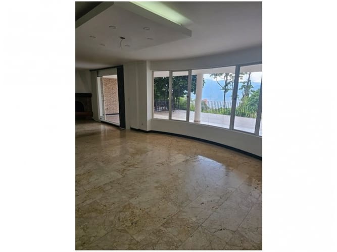 Casa de 5 alcobas en venta en Altos Del Poblado, Medellín, 420 m² · foto 5 de 24