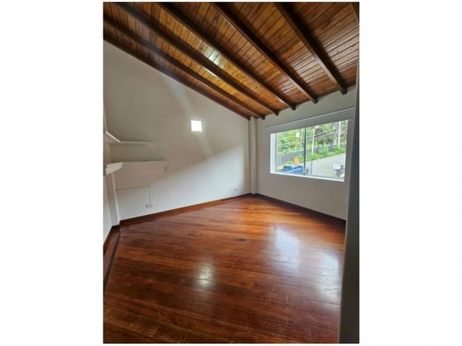 Casa de 5 alcobas en venta en Altos Del Poblado, Medellín, 420 m² · foto 11 de 24