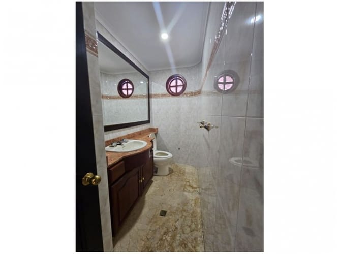 Casa de 5 alcobas en venta en Altos Del Poblado, Medellín, 420 m² · foto 12 de 24