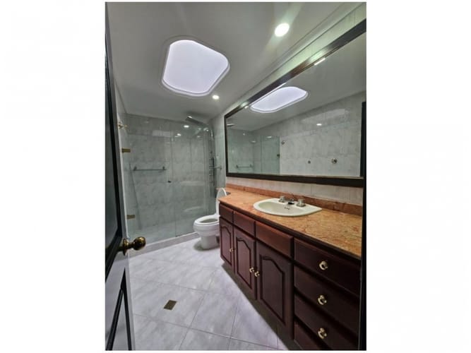 Casa de 5 alcobas en venta en Altos Del Poblado, Medellín, 420 m² · foto 16 de 24