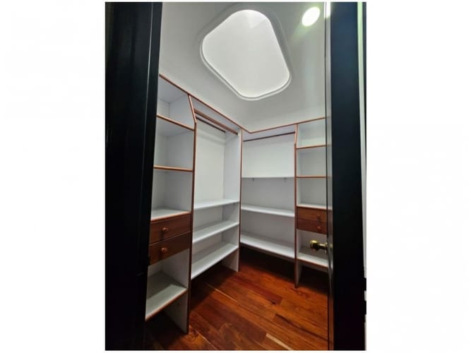 Casa de 5 alcobas en venta en Altos Del Poblado, Medellín, 420 m² · foto 17 de 24