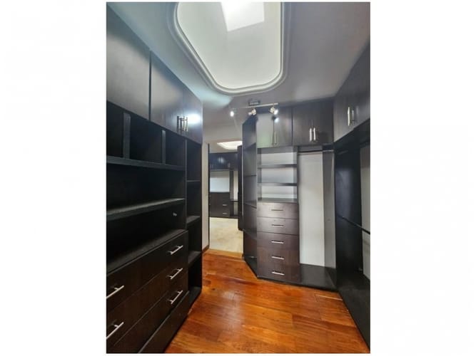 Casa de 5 alcobas en venta en Altos Del Poblado, Medellín, 420 m² · foto 21 de 24