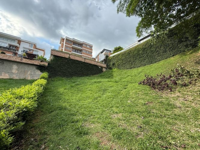 Lote en venta en Terrazas De Menzuli, Piedecuesta, 709 m² · foto 2 de 5