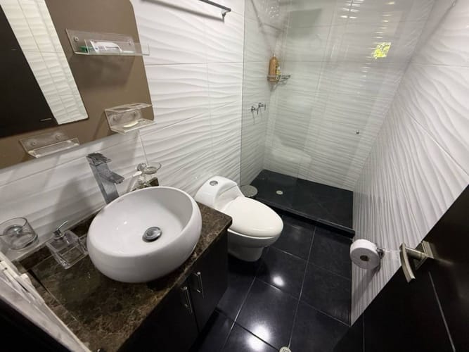 Casa de 5 alcobas en venta en Cabecera Del Llano, Bucaramanga, 470 m² · foto 8 de 21