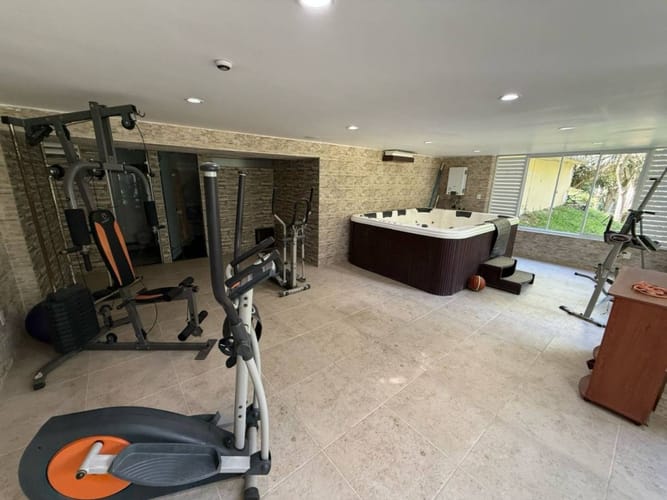 Casa de 5 alcobas en venta en Cabecera Del Llano, Bucaramanga, 470 m² · foto 12 de 21