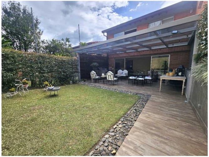 Casa de 3 alcobas en venta en Loma Del Chocho, Medellín, 240 m² · foto 6 de 17