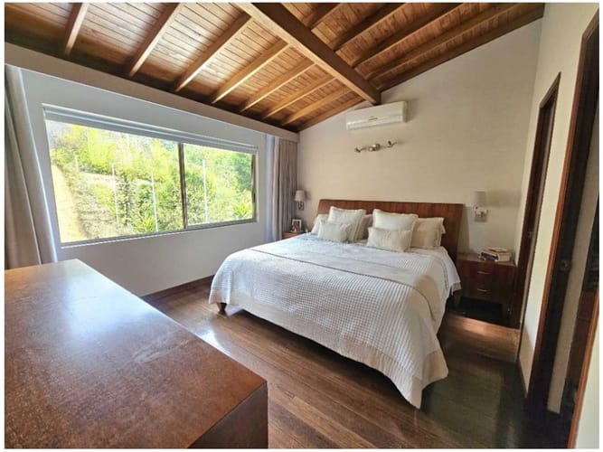 Casa de 3 alcobas en venta en Loma Del Chocho, Medellín, 240 m² · foto 11 de 17