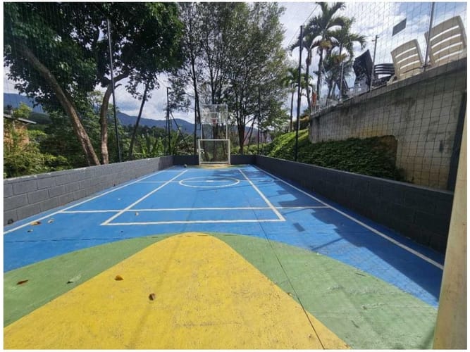Casa de 3 alcobas en venta en Loma Del Chocho, Medellín, 240 m² · foto 17 de 17