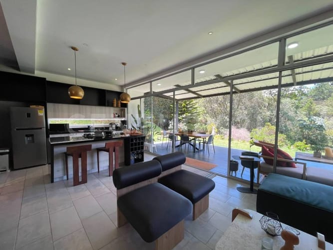 Casa de 3 alcobas en arriendo en La Mosquita, Guarne, 236 m² · foto 2 de 18