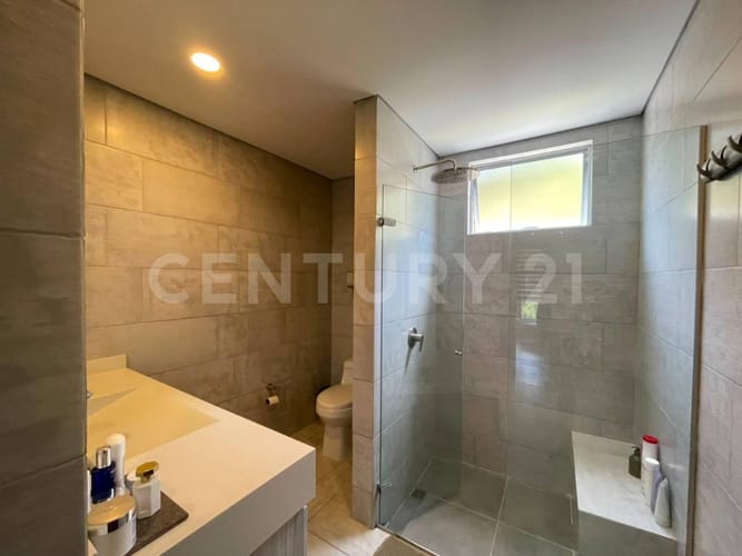 Casa de 3 alcobas en arriendo en La Mosquita, Guarne, 236 m² · foto 13 de 18