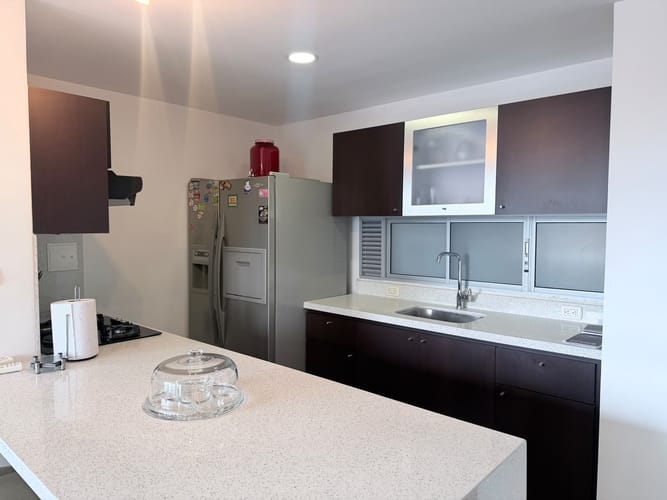 Apartamento de 2 alcobas en arriendo en El Poblado, Medellín, 116 m² · foto 4 de 18