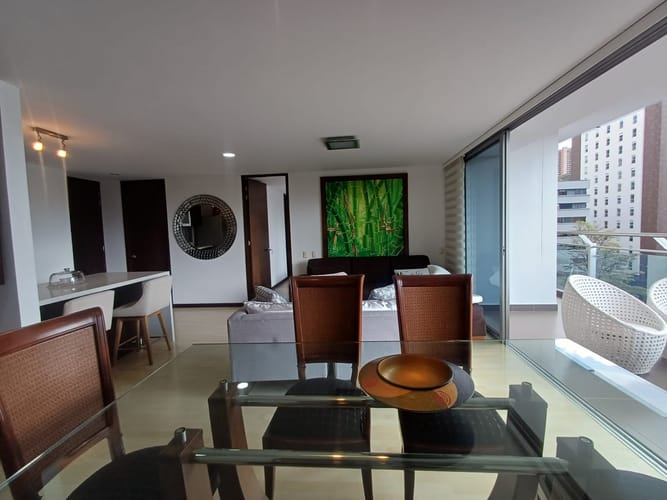 Apartamento de 2 alcobas en arriendo en El Poblado, Medellín, 116 m² · foto 3 de 18
