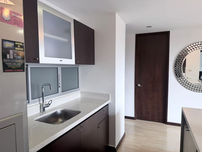 Apartamento de 2 alcobas en arriendo en El Poblado, Medellín, 116 m² · foto 5 de 18